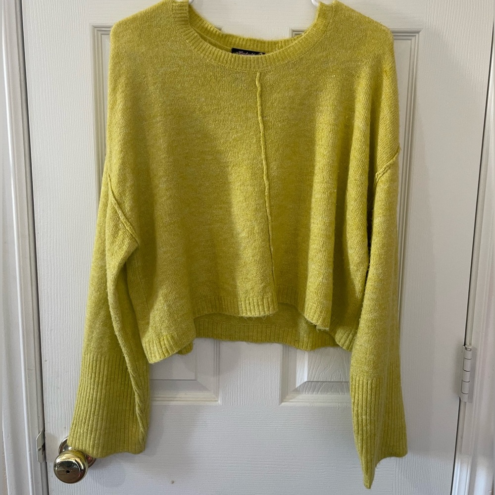 Hooked Up yellow Sweater Size small